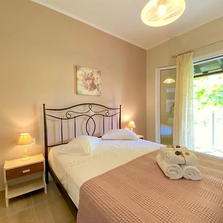 Asteraki Beach House By Dadovillas أخارافي المظهر الخارجي الصورة