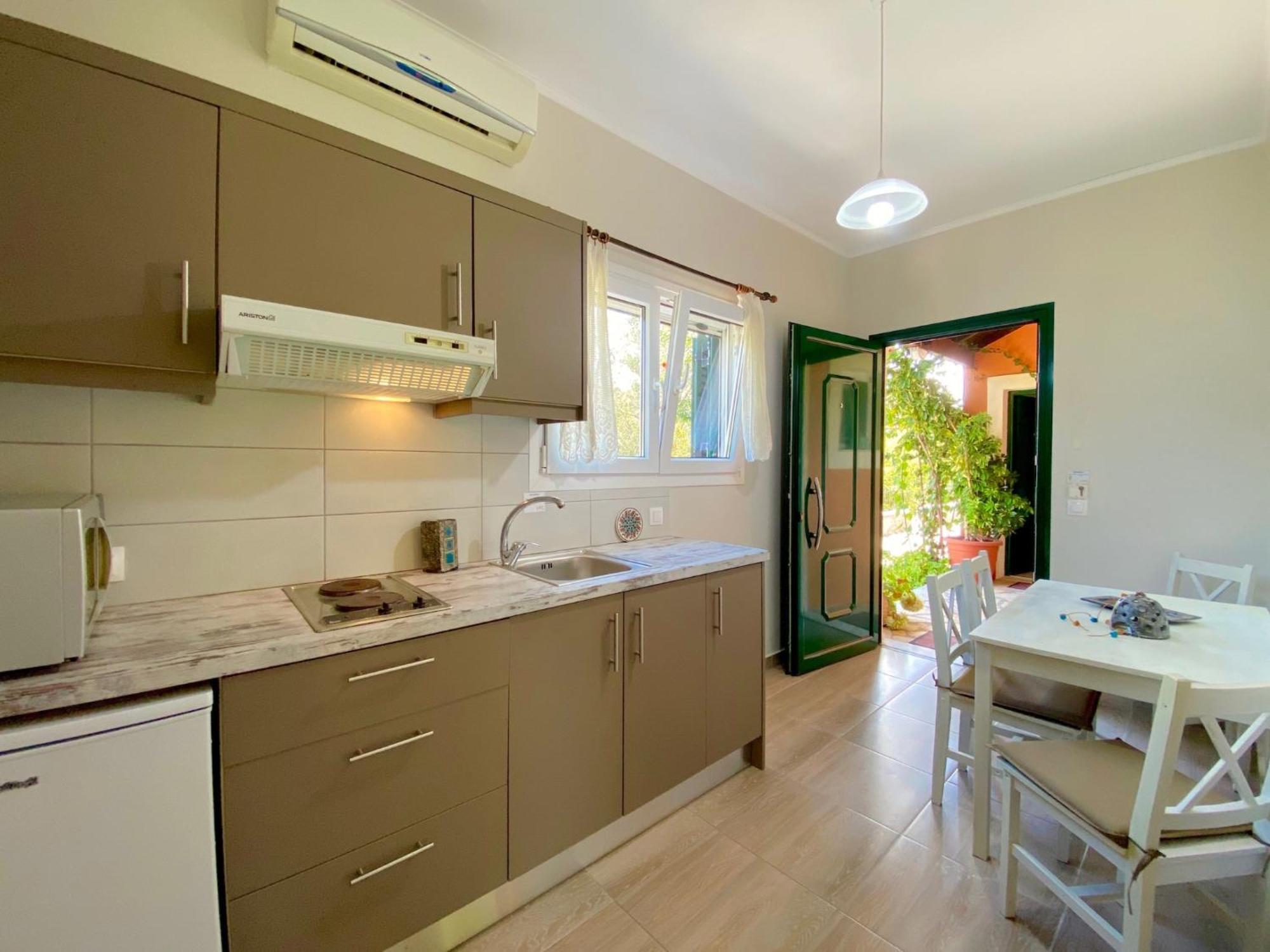Asteraki Beach House By Dadovillas أخارافي المظهر الخارجي الصورة