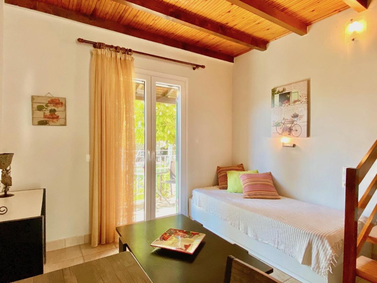 Asteraki Beach House By Dadovillas أخارافي المظهر الخارجي الصورة